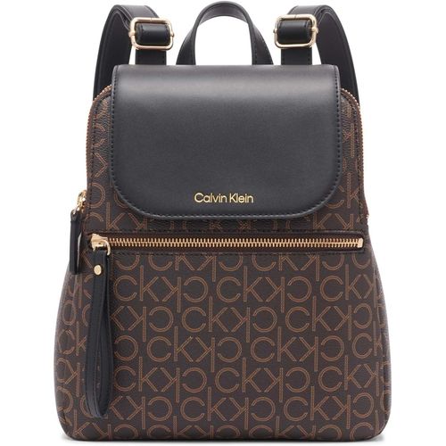 Calvin Klein mochila Elaine Signature Key Item con solapa para mujer